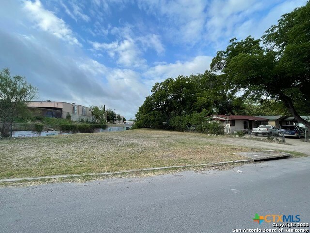 Listing photo 2 for 310 Uvalde St, San Antonio TX 78210