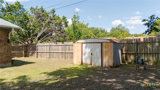 405 Carothers St, Copperas Cove, TX 76522 - fenced backyard featuring a storage shed
