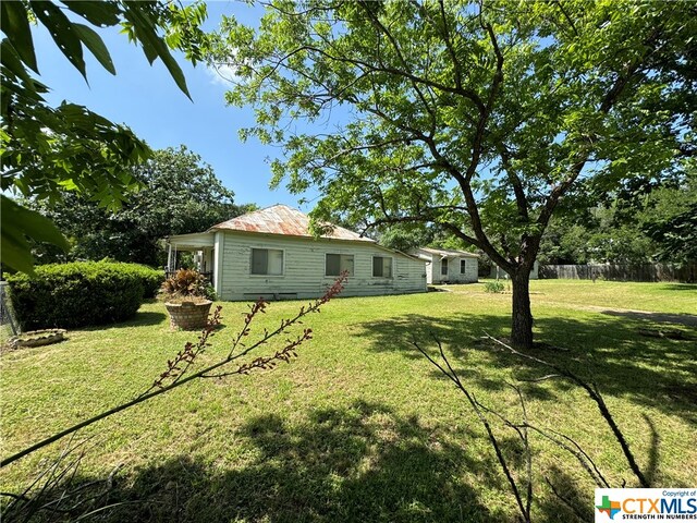 Listing photo 3 for 102 Pitt St, San Marcos TX 78666