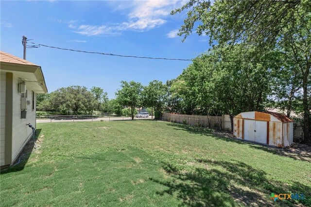 116 Spur Dr, Copperas Cove, TX 76522 - view of yard with a storage shed