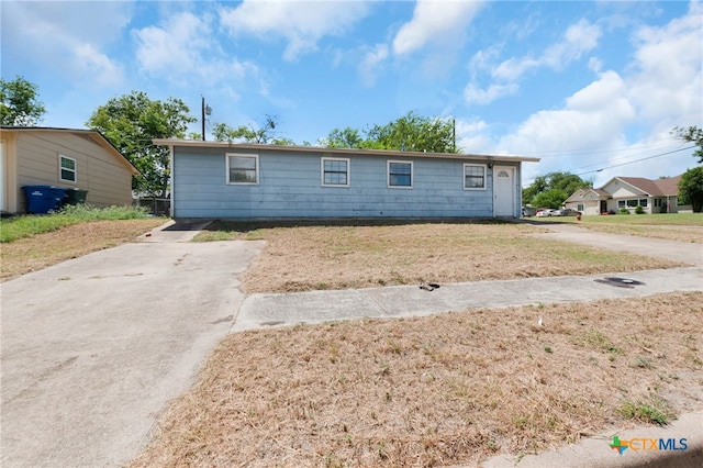 1202 S 3rd St, Copperas Cove, TX 76522 - ranch-style house featuring a front yard