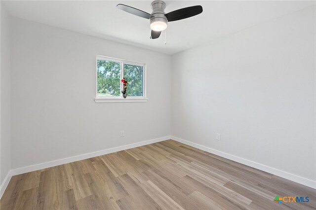 711 Santa Rosa Dr, Killeen, TX 76541 - empty room featuring light wood finished floors and a ceiling fan