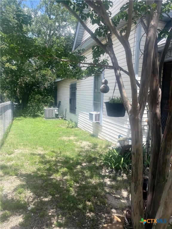 307 N 8th St, Lometa, TX 76853 - photo 4