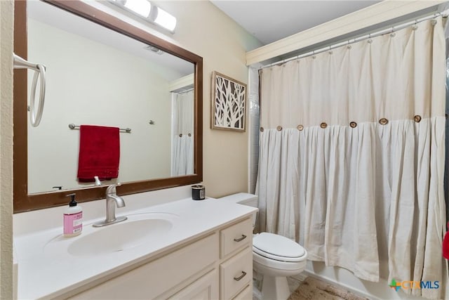 1843 Burr Oak Ln, Adkins, TX 78101 - bathroom featuring vanity and shower / bath combo