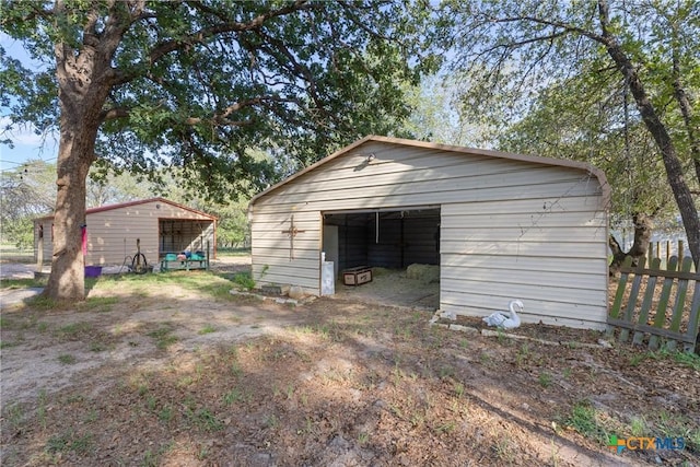 1843 Burr Oak Ln, Adkins, TX 78101 - view of garage