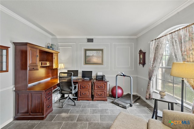 6804 Robert Dixon Dr, Austin, TX 78749 - office space featuring crown molding, baseboards, and built in desk