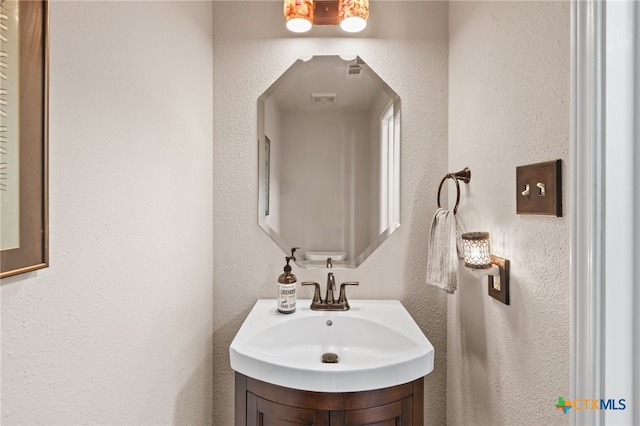 6804 Robert Dixon Dr, Austin, TX 78749 - bathroom with vanity