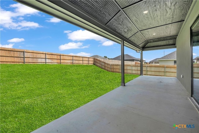 view of yard featuring a patio area