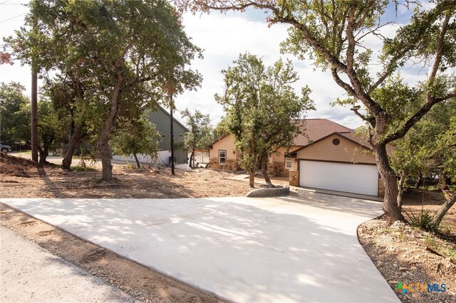 Listing photo 2 for 1239 Hallmark, Canyon Lake TX 78133