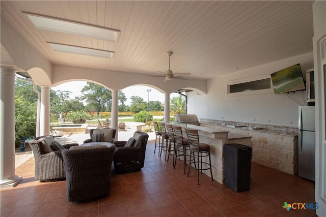 547 Powder Rdg, Luling, TX 78648 - view of patio / terrace with an outdoor kitchen and ceiling fan