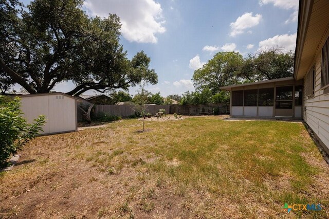 5006 Las Campanas St, San Antonio, TX 78233 - view of yard with a sunroom
