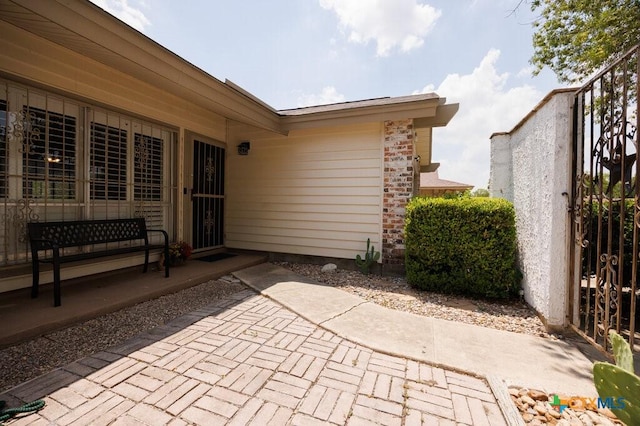5006 Las Campanas St, San Antonio, TX 78233 - view of patio / terrace