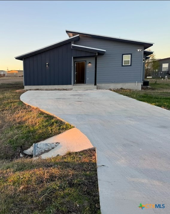 view of front of house