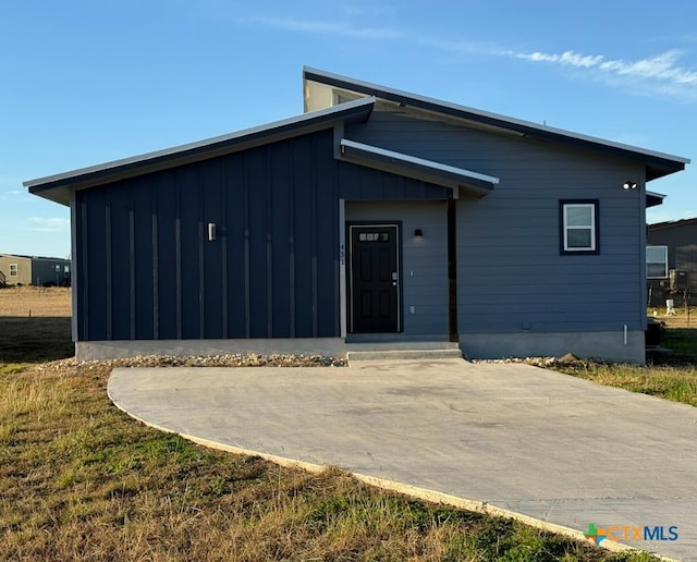 view of front of home