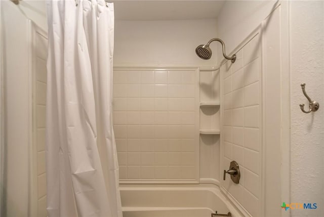 40 Sailfish Lndg, Port Lavaca, TX 77979 - bathroom with shower / tub combo