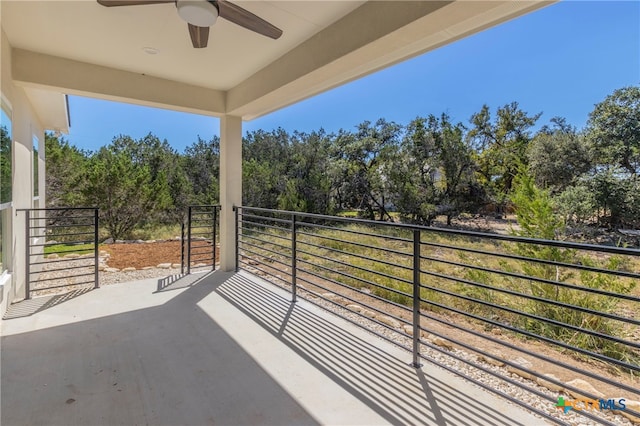 balcony featuring ceiling fan