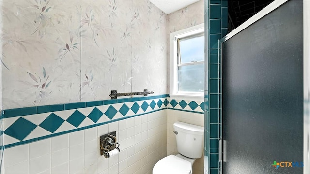 162 Lone Oak St, Seguin, TX 78155 - bathroom with toilet and a stall shower