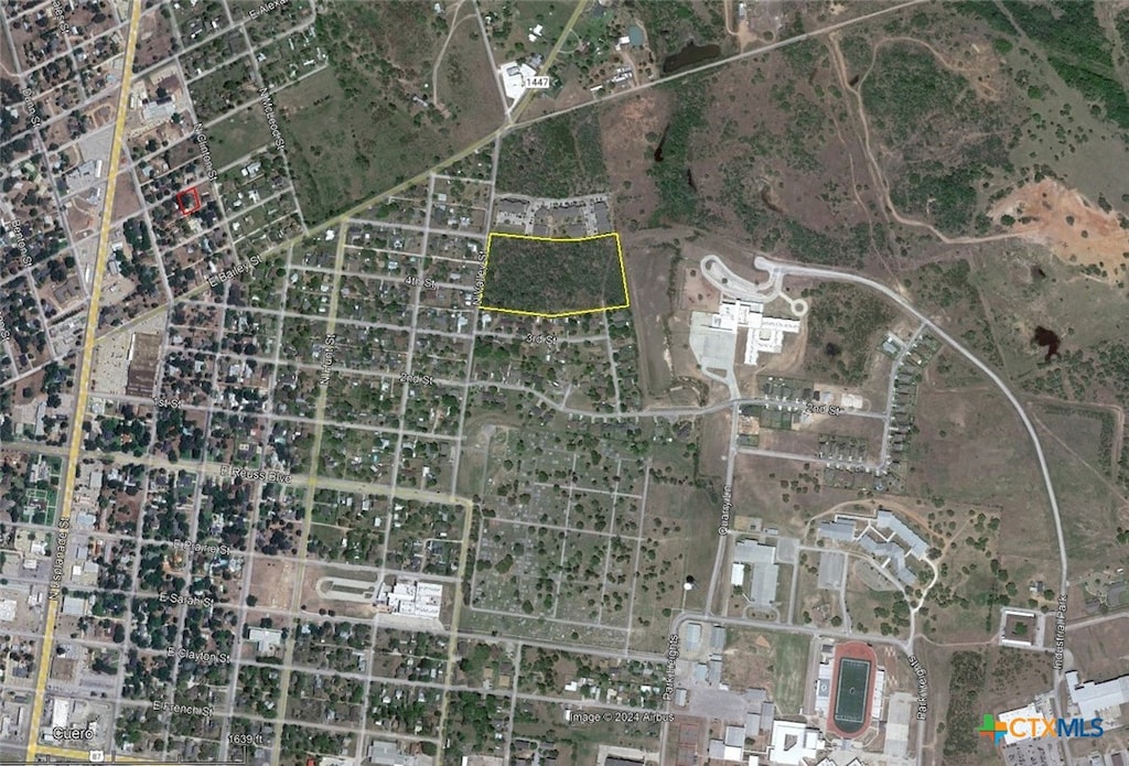 01 N Valley St, Cuero, TX 77954 - photo 2