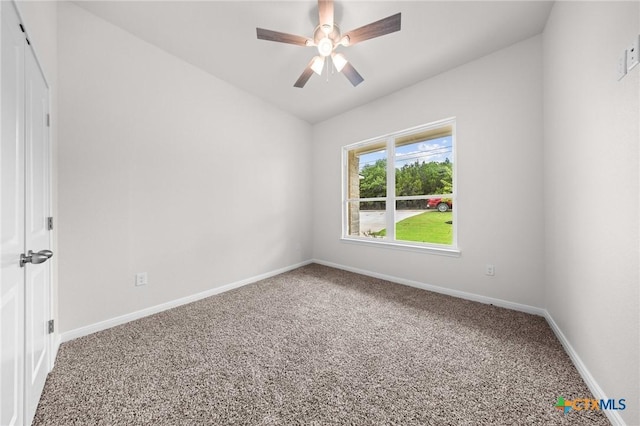 5273 Comanche Dr, Temple, TX 76502 - unfurnished room with carpet, ceiling fan, and vaulted ceiling
