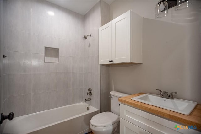 193 Powderhorn Ln, Port Lavaca, TX 77979 - full bathroom featuring washtub / shower combination and vanity