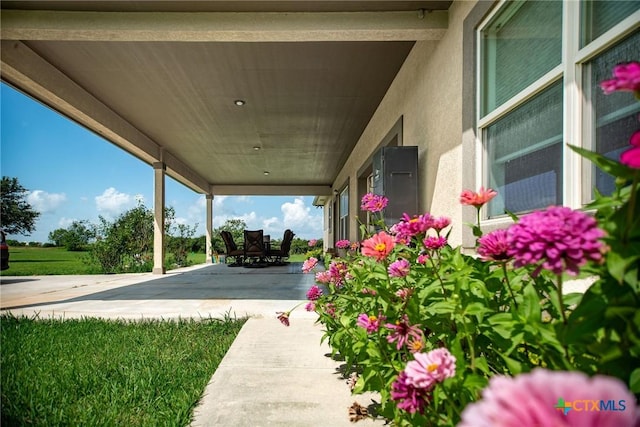196 Garza Rd, Port Lavaca, TX 77979 - view of covered porch