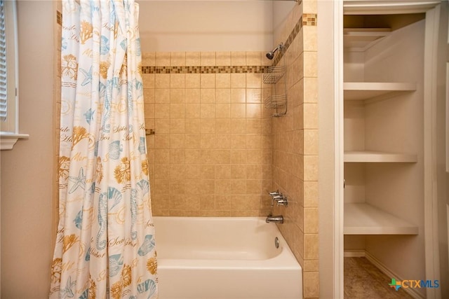 196 Garza Rd, Port Lavaca, TX 77979 - bathroom with shower / tub combo with curtain
