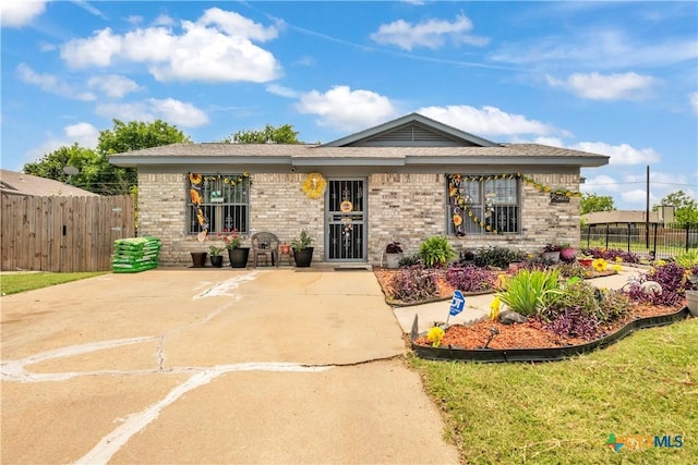 3602 Bacon Ranch Rd, Killeen, TX 76542 - view of front facade featuring brick siding