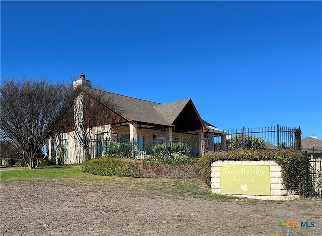 view of front of property