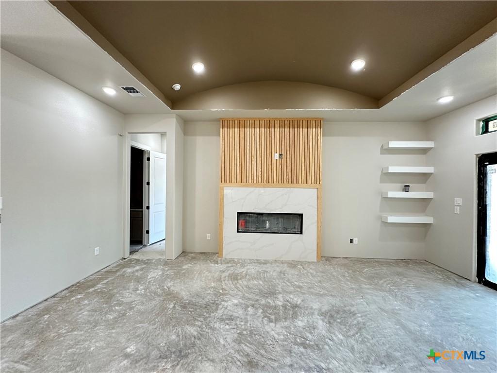 kitchen featuring gray cabinetry