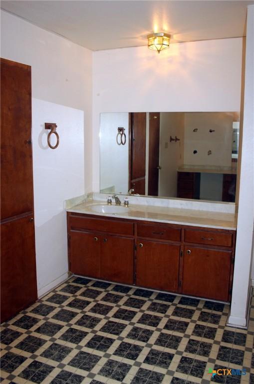 854 Pettytown Rd, Red Rock, TX 78662 - bathroom with vanity