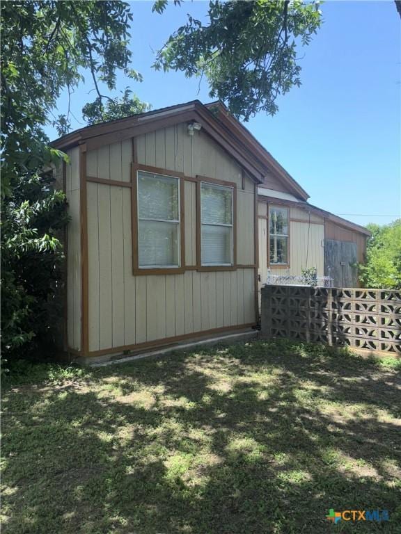 1702 E Heritage Ave, Temple, TX 76501 - view of side of home