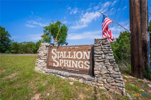 1865 Stallion Springs Dr, Fischer, TX 78623