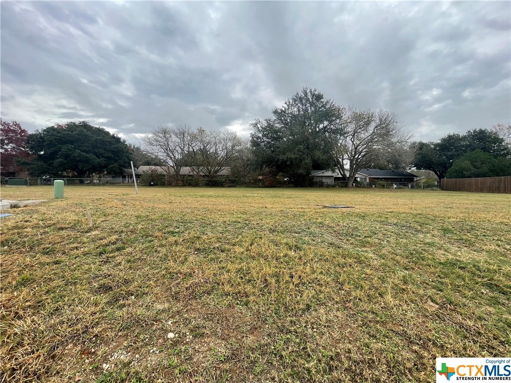 313 Club Vw, Seguin, TX 78155 - photo 1