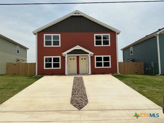 1011 S 26th St, Temple, TX 76501 - traditional-style house with board and batten siding