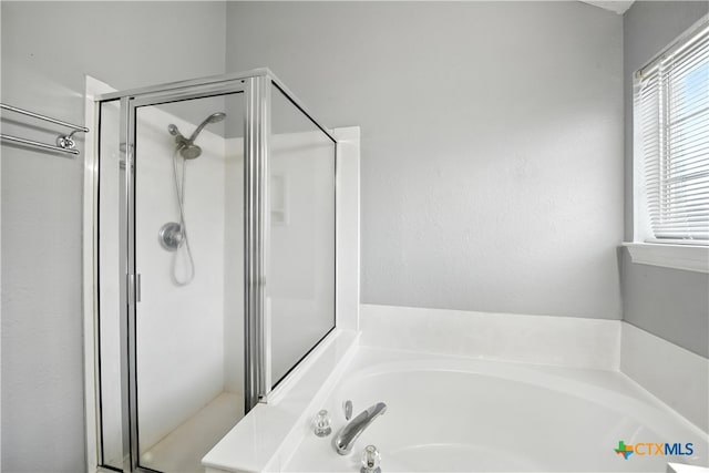 604 Totem Trl, Harker Heights, TX 76548 - full bath with a shower stall and a garden tub