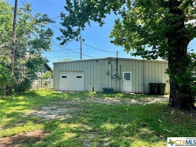 625 S Wells St, Edna, TX 77957 - photo 11