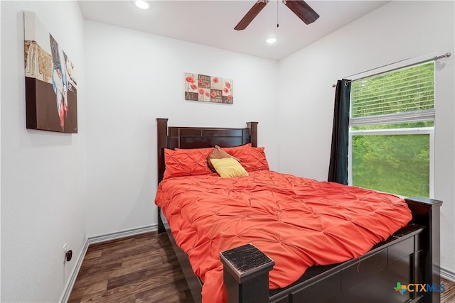 bedroom featuring baseboards, a ceiling fan, recessed lighting, and wood finished floors