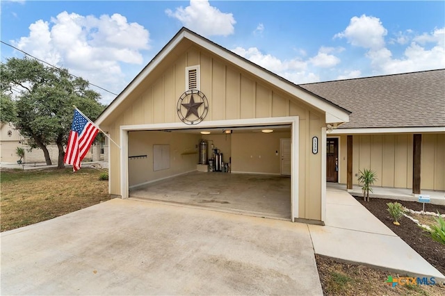 1139 Persimmon Pass, Fischer, TX 78623 - garage featuring concrete driveway
