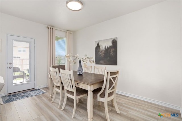 507 Dakota Crk, New Braunfels, TX 78130 - dining space featuring light wood finished floors and baseboards