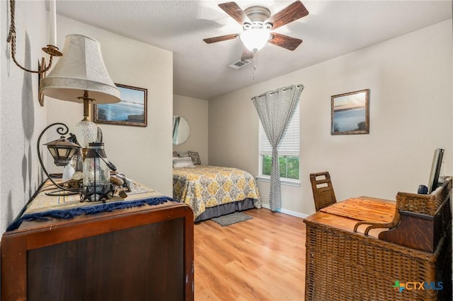 3735 Smoke Signal Rd, Belton, TX 76513 - bedroom featuring light wood-style flooring and a ceiling fan