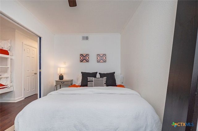 3938 Surfside Blvd Unit 3116, Corpus Christi, TX 78402 - bedroom featuring wood finished floors, ornamental molding, and ceiling fan
