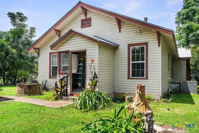 186 El Paso St, Mc Dade, TX 78650 - photo 11