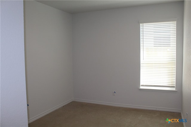 empty room featuring carpet