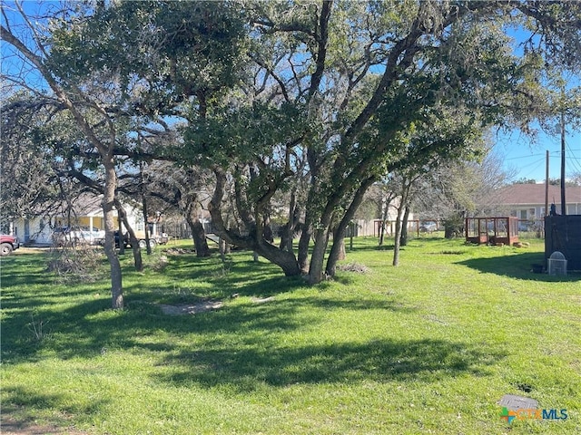 Listing photo 3 for 21 Lone Star Trl, Wimberley TX 78676