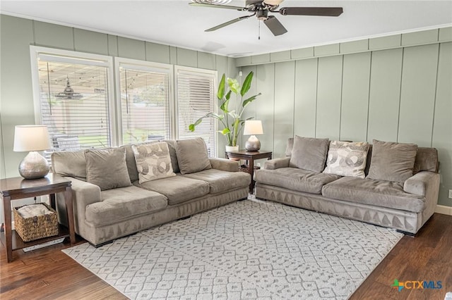 401 Hampshire St, Victoria, TX 77904 - living area with ceiling fan and wood finished floors