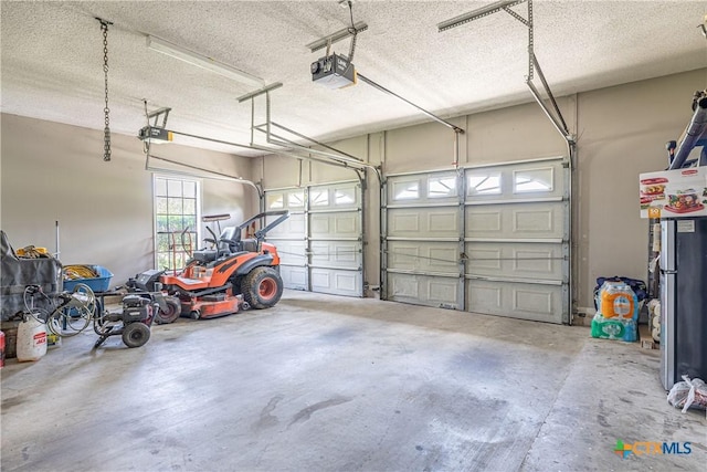 507 Hackberry Bnd, Port Lavaca, TX 77979 - garage with a garage door opener
