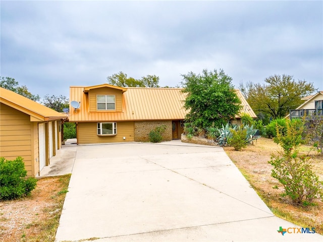 Listing photo 2 for 223 Shoals Pkwy, Burnet TX 78611