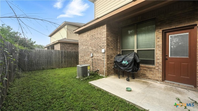 957/959 Floating Star, New Braunfels, TX 78130 - view of yard featuring a patio