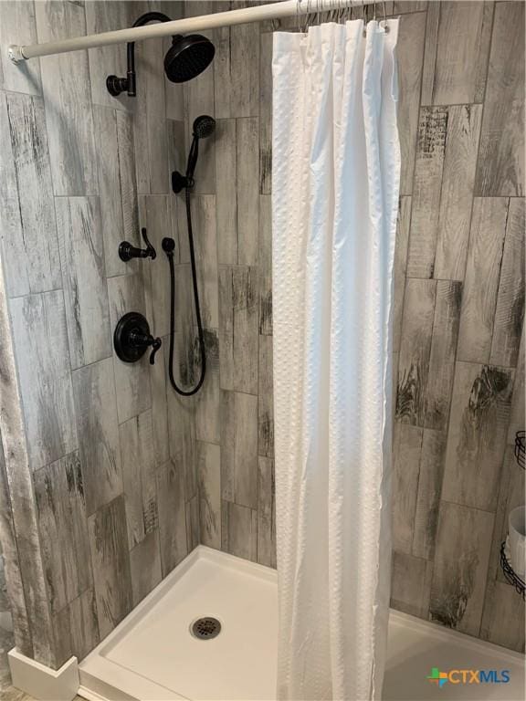164 Buck Ln, Belton, TX 76513 - full bath with tiled shower