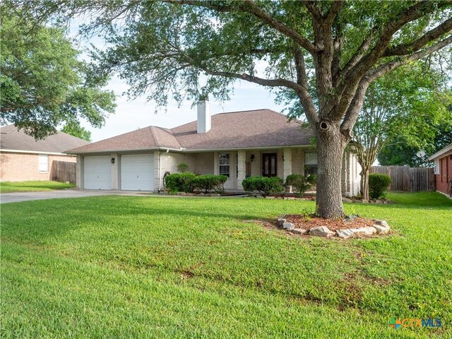 212 Sparrow Ln, Victoria, TX 77905 - photo 1
